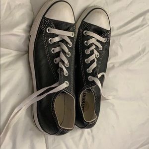 Black low converse worn once